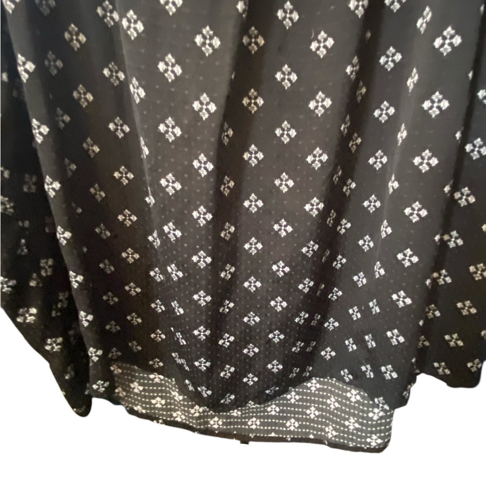 Basic Editions Gray Sleeveless Relaxed Blouse - Picture 2 of 5